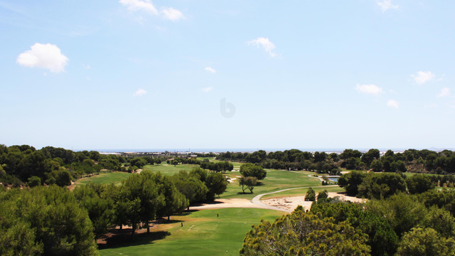 Bungalow de esquina en la planta baja con jardín privado en la ciudad de Torrevieja. - 19