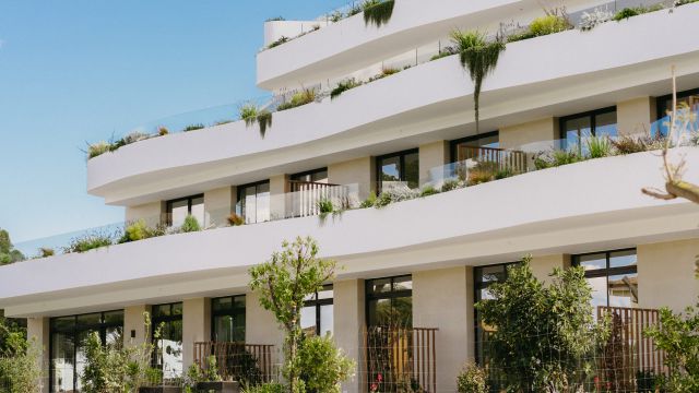 Шикарные апартаменты в городе Альбир