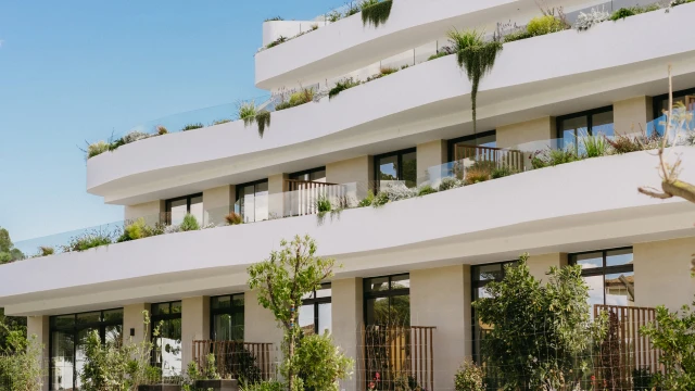 Шикарные апартаменты в городе Альбир