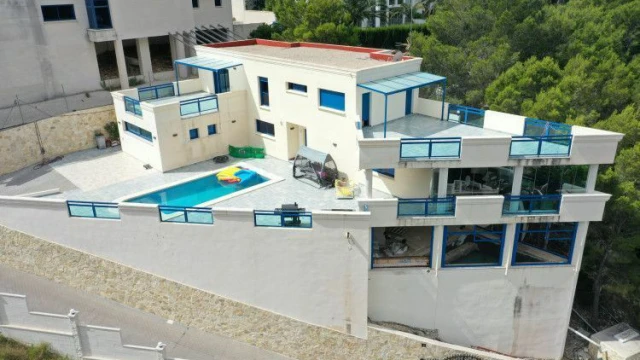 Luksusowa willa z pięcioma sypialniami w Altea