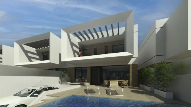 Dwupiętrowa willa z trzema pokojami i basenem w Dolores