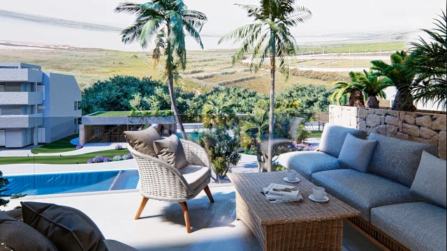 Апартаменты с участком земли на побережье Средиземного моря