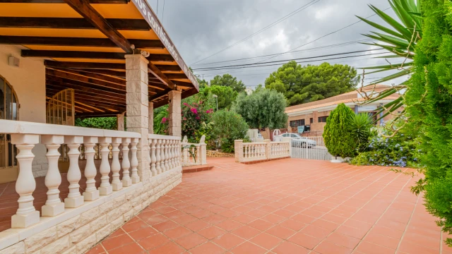 Дом с рестораном в Ла Нусии