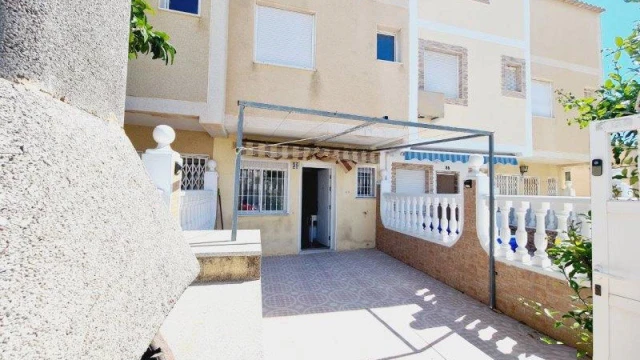 Двухэтажный дуплекс в Ла Мата