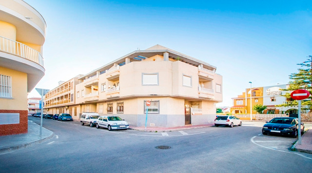 Paired in the city of Torrevieja by the lake, Torretas district - 1