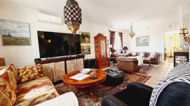 Двухэтажный дуплекс с видом на море в лучшем районе Агуас-Нуэвас