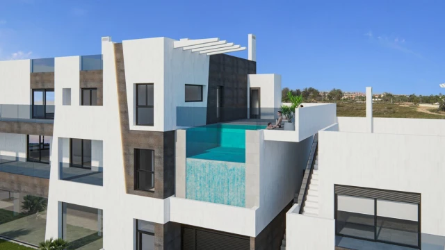 Бунгало с большой террасой в городе Пилар-де-ла-Орадада