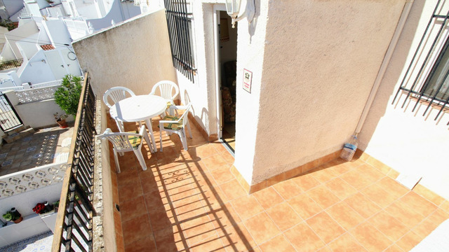 Bungalow by the sea in Torrevieja - 4