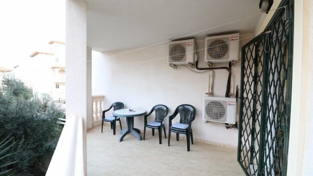 Просторная квартира в районе Деэса де Кампоамор