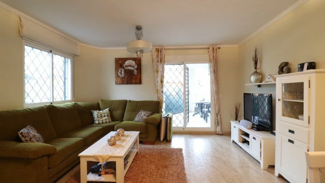 Просторная квартира в районе Деэса де Кампоамор