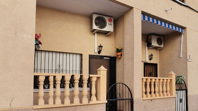 Apartment with direct access from the street in Guardamar del Segura - 1