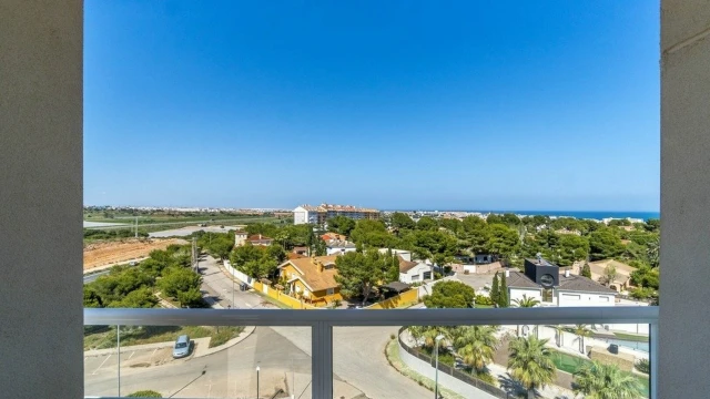 Квартира  с тремя спальнями на берегу моря в городе Dehesa de Campoamor 