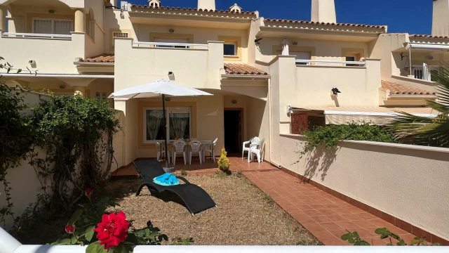 Таунхаус с тремя спальнями в городе Dehesa de Campoamor​