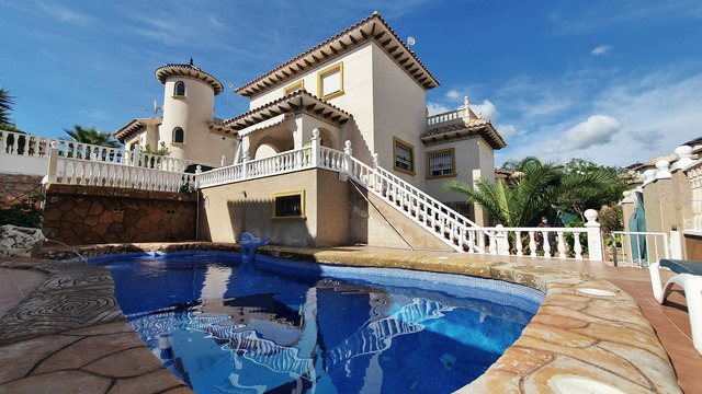 Casa en un complejo residencial con piscina en la ciudad de Albir. - 22