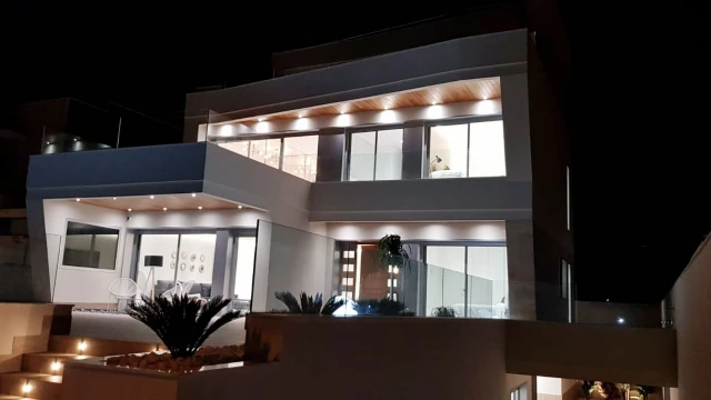 Шикарная вилла с бассейном в городе Dehesa de Campoamor