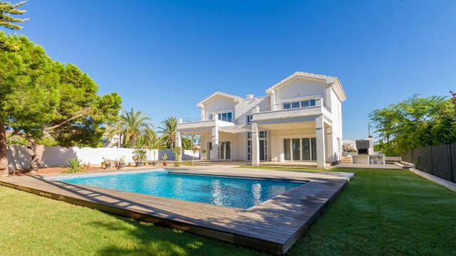 Terreno en la costa en la ciudad de Cabo Roig - 2