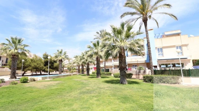 Двухуровневая квартира в Dehesa de Campoamor