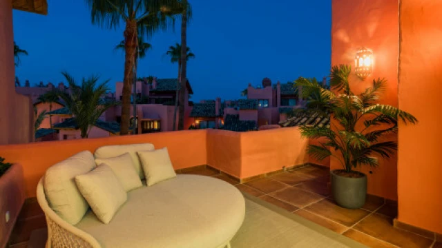 Пентхаус класса люкс в городе Эстепона