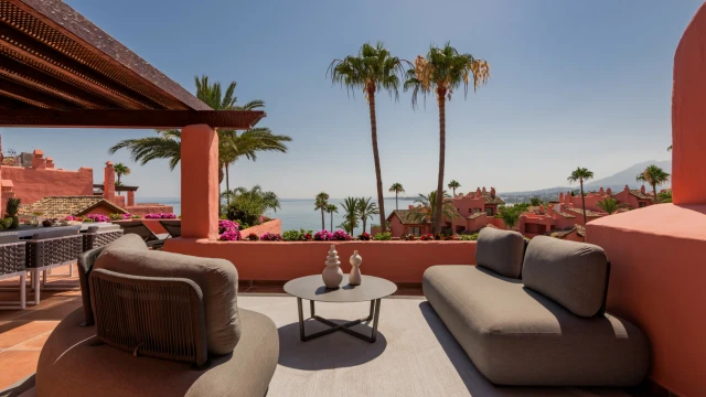 Пентхаус класса люкс в городе Эстепона