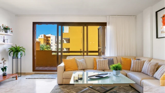 Комфортабельные апартаменты в городе Торревьеха