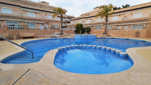 Просторный дуплекс в районе Вильямартин, Ориуэла Коста