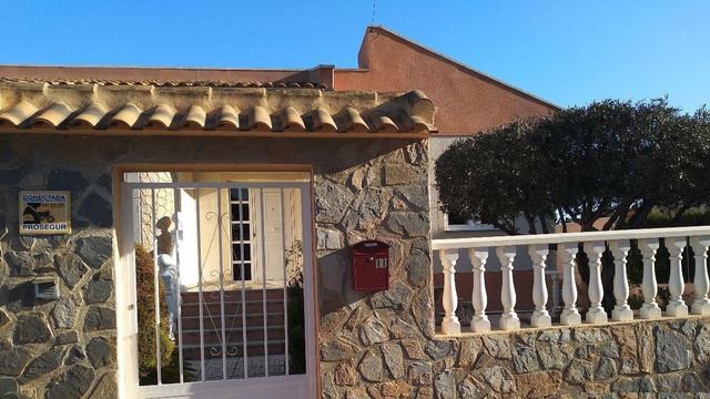 Comfortable new villa with a large plot in El Pinós - 9