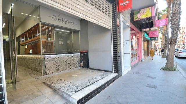 Коммерческое помещение в городе Торревьеха