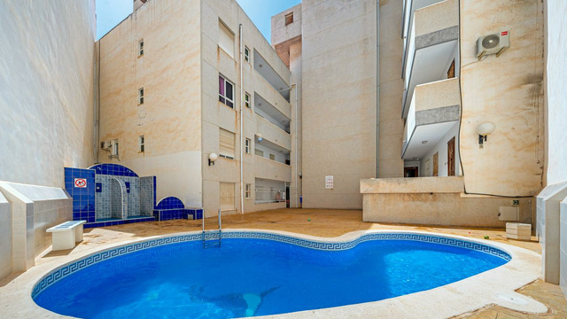 One bedroom apartment in a popular area in Torrevieja - 1