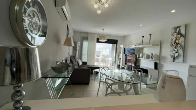 Квартира с двумя спальнями в cовременном жилом комплексе Oasis Beach