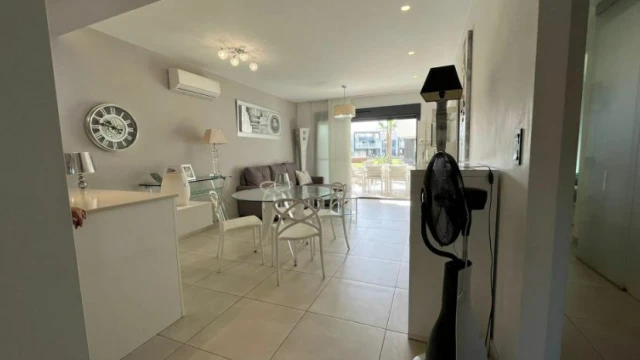 Квартира с двумя спальнями в cовременном жилом комплексе Oasis Beach