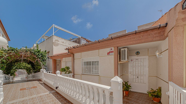 Townhouse near Los Locos beach in Torrevieja - 1
