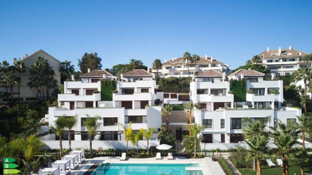 Новые роскошные апартаменты в закрытом жилом комплексе в городе Marbella