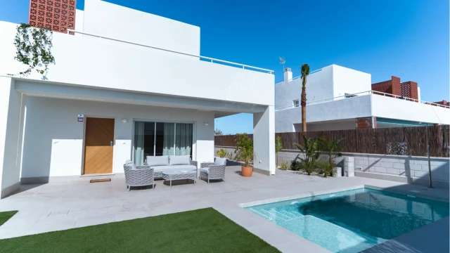 Комфортабельная отдельная вилла в жилом комплексе в Pilar de la Horadada