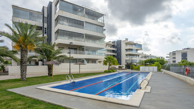 Modern townhouse on the Mediterranean coast in Rojales  - 10