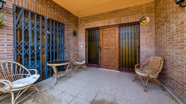 Просторный дом в городе Торревьеха, район Ла Мата