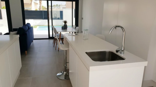 Новая вилла в современном стиле в Pinar de Campoverde