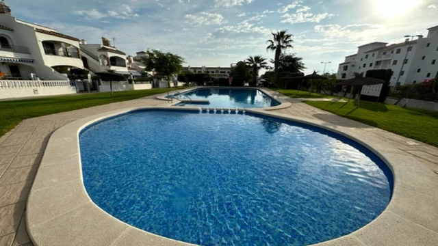 Таунхаус с тремя спальнями в Ориуэла Коста, район Villamartin