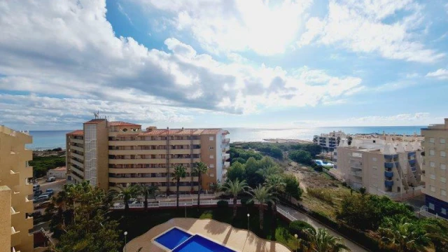 Двухэтажный пентхаус с видом на море в городе Торревьеха, район Ла Мата