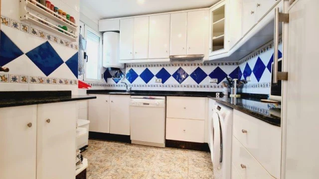 Двухэтажный пентхаус с видом на море в городе Торревьеха, район Ла Мата