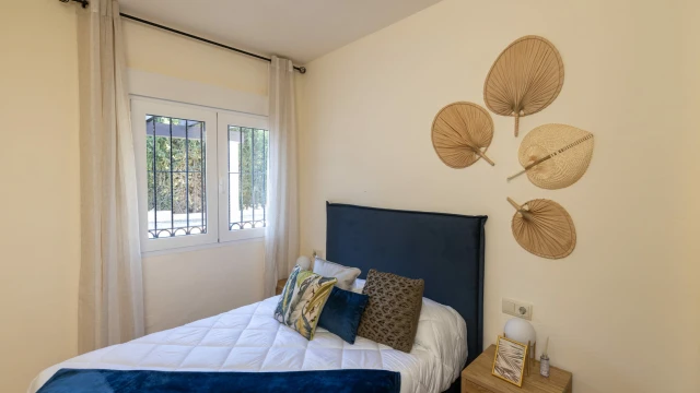 Dom z dużą działką u podnóża góry w Fuente Alamo