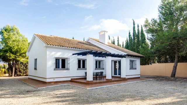 Dom z dużą działką u podnóża góry w Fuente Alamo