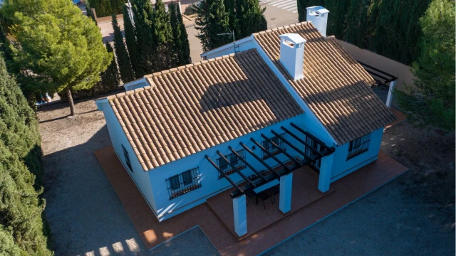 Dom z dużą działką u podnóża góry w Fuente Alamo