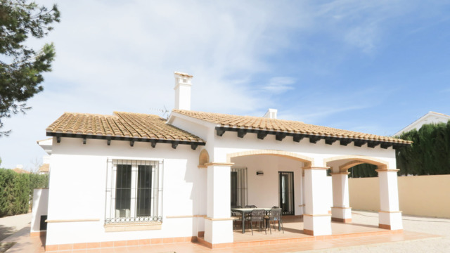 Wygodny dom z dużą działką u podnóża góry w Fuente Alamo