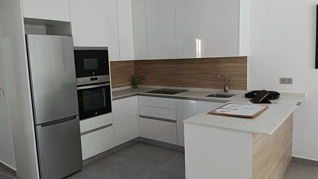 Вилла в современном стиле от застройщика на берегу Средиземного моря в Daya Vieja