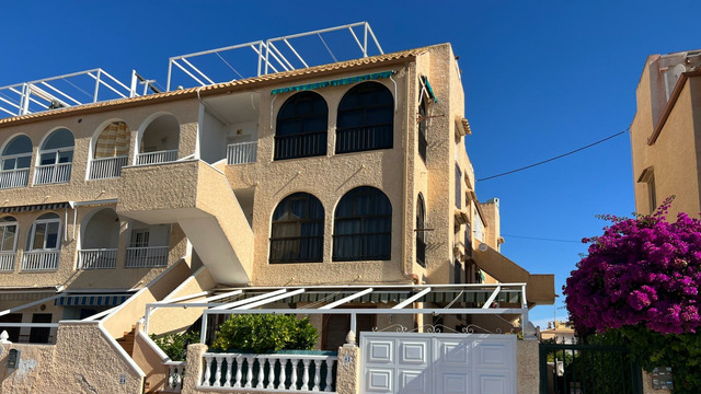 Three bedroom penthouse in the center of Torrevieja - 25