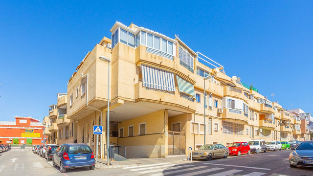 Two bedroom apartment on the beach in Torrevieja - 17