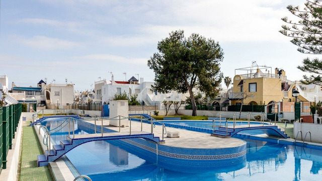 Three bedroom apartment in a popular area in Torrevieja - 19