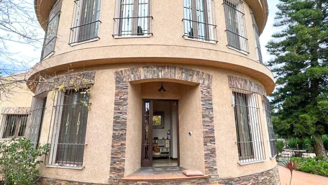 Villa with a large plot and a swimming pool in Ciudad Quesada