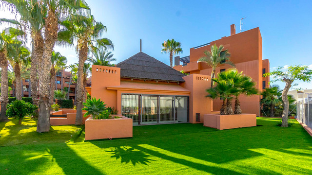 Villa con piscina y casa de huéspedes en Orihuela costa - 21