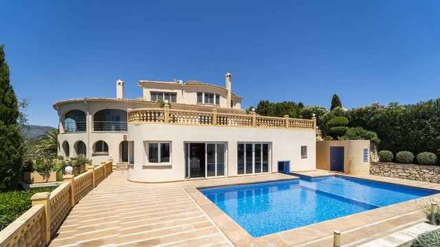 Villa with magnificent views of the city of Calpe - 2